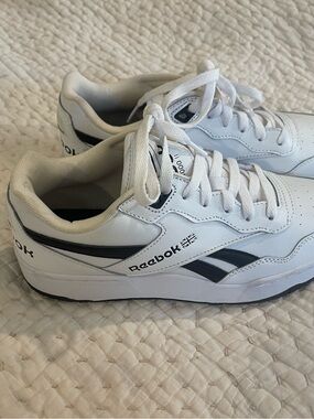 Reebok Kids White and Navy Low-Top Sneaker